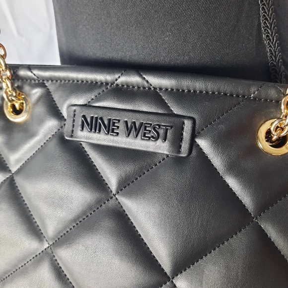 Nine West Quilted Handbag Crossbody Black Faux Leather Gold Chain Strap - Picture 2 of 11